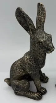 Medium March hare - looking right - aged gold